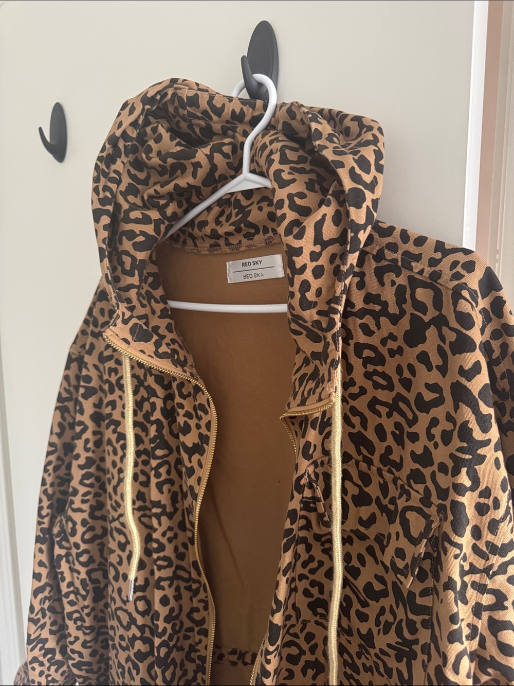 Never worn RedSky leopard full jacket with hood - Picture 5 of 5